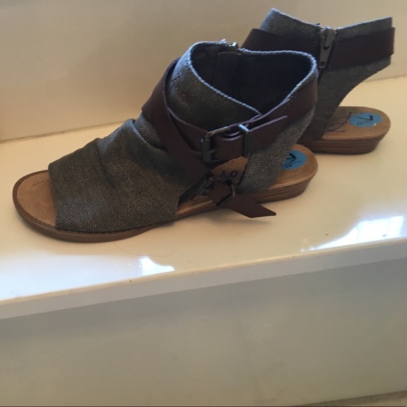 SAndals new - Picture 3 of 3